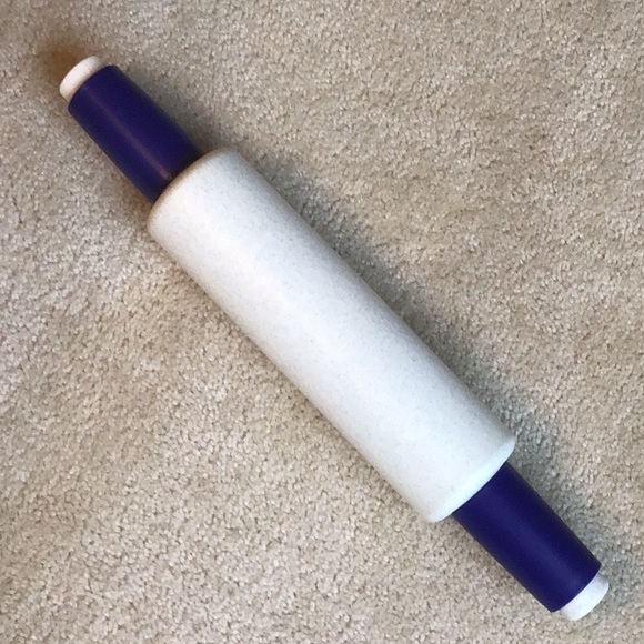 Vintage Tupperware Rolling Pin, 16”. - Picture 5 of 9